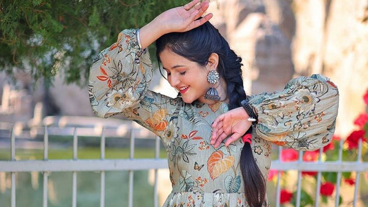 How to tie a dupatta wrap - iNDi Gulkaari